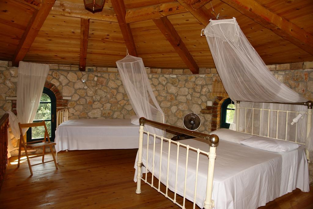 Musician'S Round House & Castello Villa Vátos Dış mekan fotoğraf