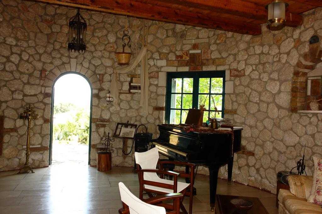 Musician'S Round House & Castello Villa Vátos Oda fotoğraf